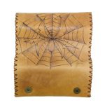 Καπνοθήκη Tαμπά Δερμάτινη Χειροποίητη Πυρογραφία ''Αράχνη Με Ιστό'' Casual - fmk-119