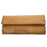 Καπνοθήκη Tαμπά Δερμάτινη Χειροποίητη Πυρογραφία ''Λύκος'' Casual - fmk-989 - Image 3