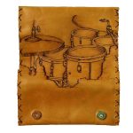 Καπνοθήκη Tαμπά Δερμάτινη Χειροποίητη Πυρογραφία Με ''Ντράμς''- fmk-705