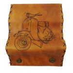 Καπνοθήκη Tαμπά Δερμάτινη Χειροποίητη Πυρογραφία ''Βέσπα''- fmk-909